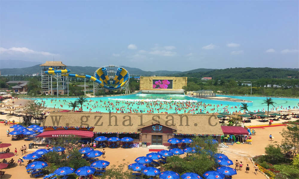 水上乐园设备大揭秘：超级大喇叭、高速滑道、人造浪池惊险刺激