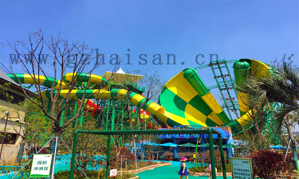 如何在水上乐园管理中提升园区的灯光和视觉效果？